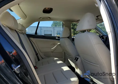 2010 Volkswagen Jetta Limited from USA, damaged, VIN 3VWAZ7AJ3AM076513